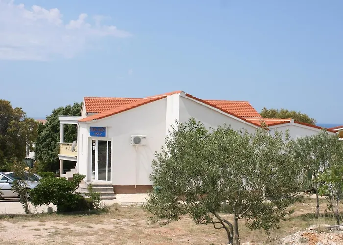 Апартаменты With A Parking Space Mandre, Pag - 6456 *