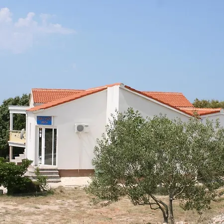 Apartamento With A Parking Space Mandre, Pag - 6456 *