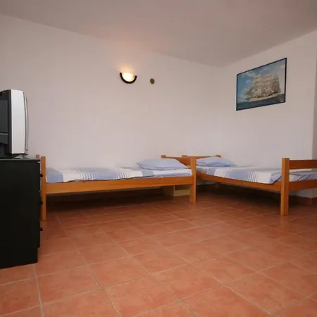 With A Parking Space Mandre, Pag - 6456 Apartamento